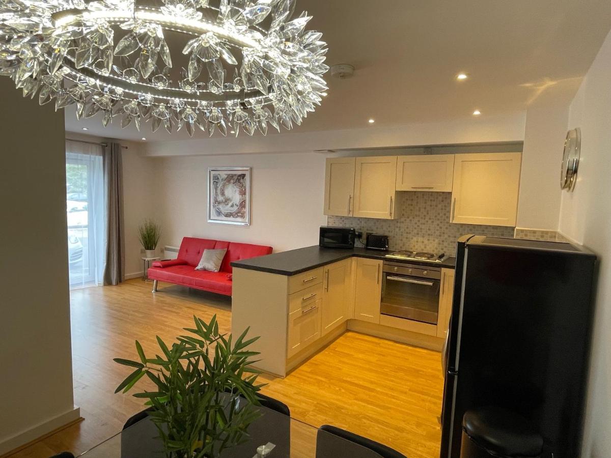 Moda Wigan - Stylish 2 Bed Apartment Central Wigan Eksteriør bilde